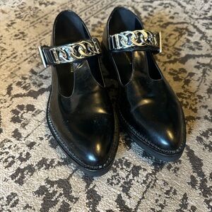 A/Anthopologie chain link black Mary Jane T-Strap flat in size 37